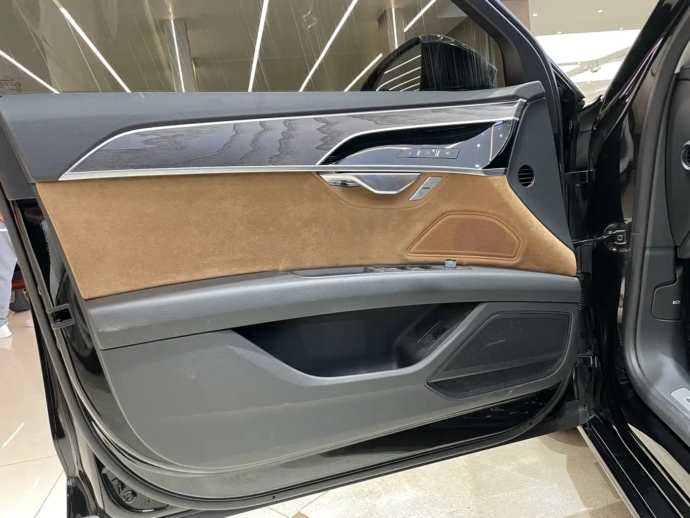 Audi A8 2021 A8L 50 TFSI quattro Comfort фото 8