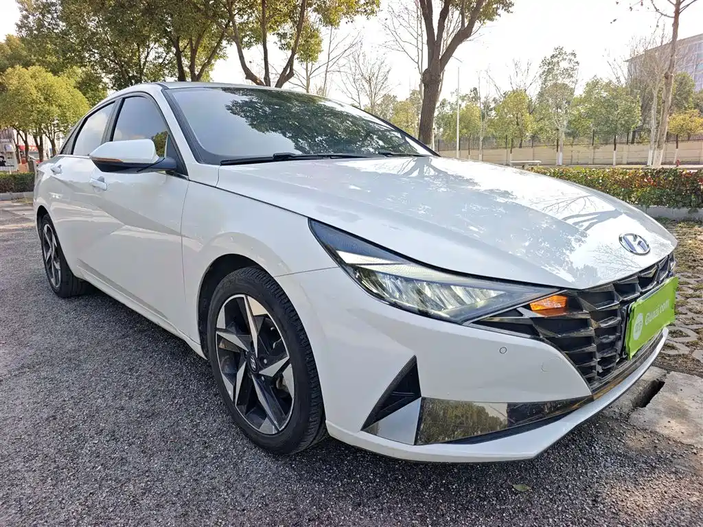 Hyundai Elantra 2022 1.5L CVT GLX Elite Edition фото 4