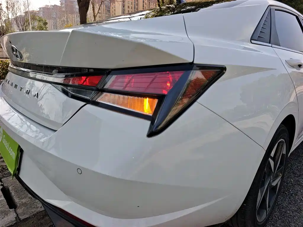 Hyundai Elantra 2022 1.5L CVT GLX Elite Edition фото 8