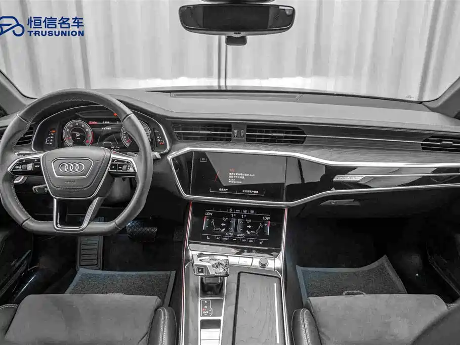 Фото 13 - Audi A6L