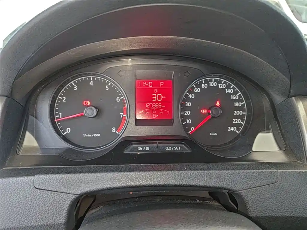 Volkswagen Santana 2015 1.6L Automatic Comfort Edition фото 12