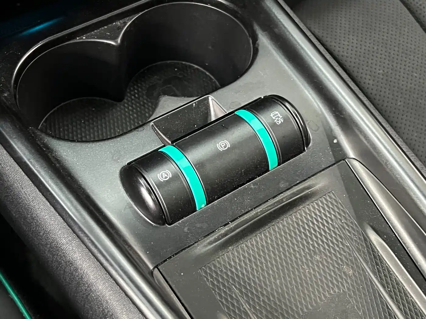 BYD Dolphin 2024 Glory Edition 401km Knight Edition фото 19
