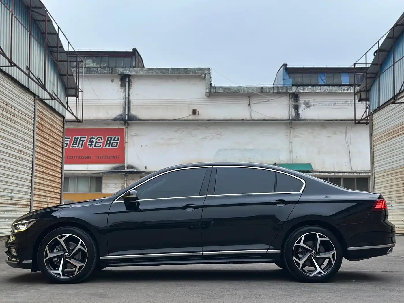 Volkswagen Magotan 2025 Facelift Public Edition 330TSI DSG Luxury фото 4