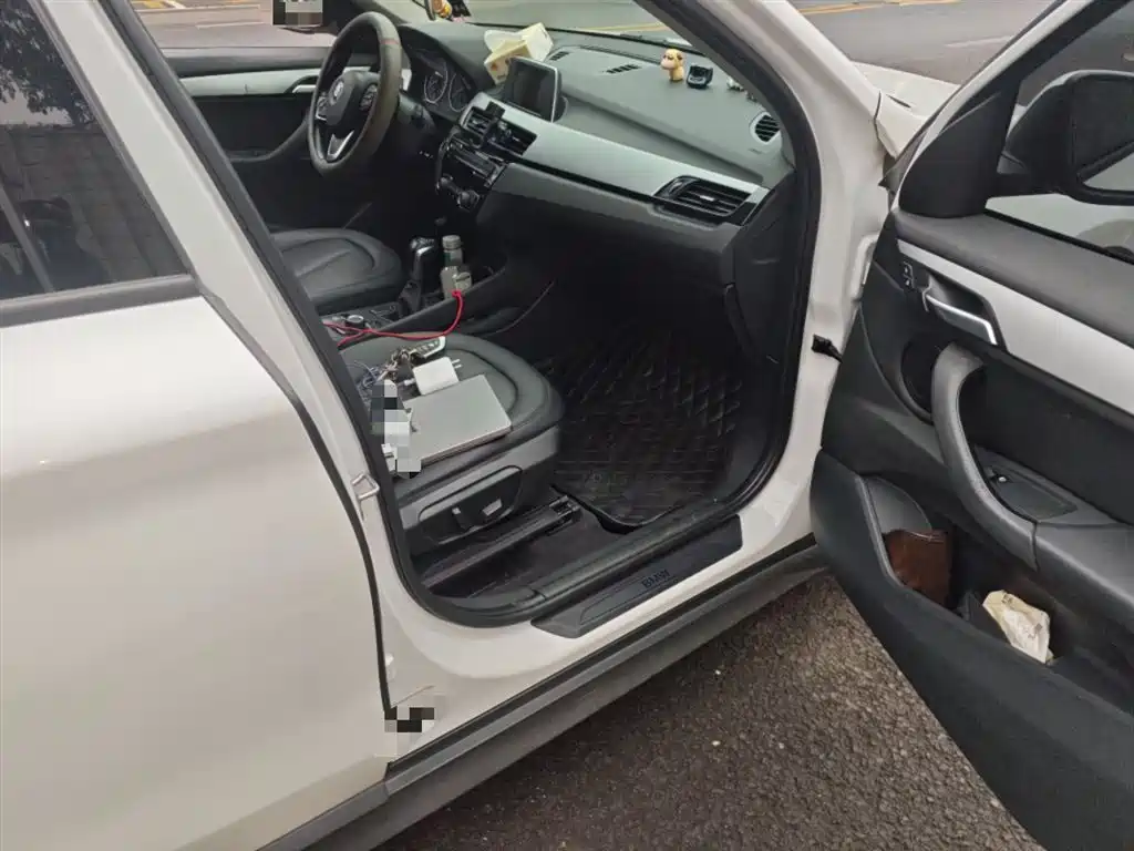 BMW X1 2016 sDrive18Li Premium Model фото 20