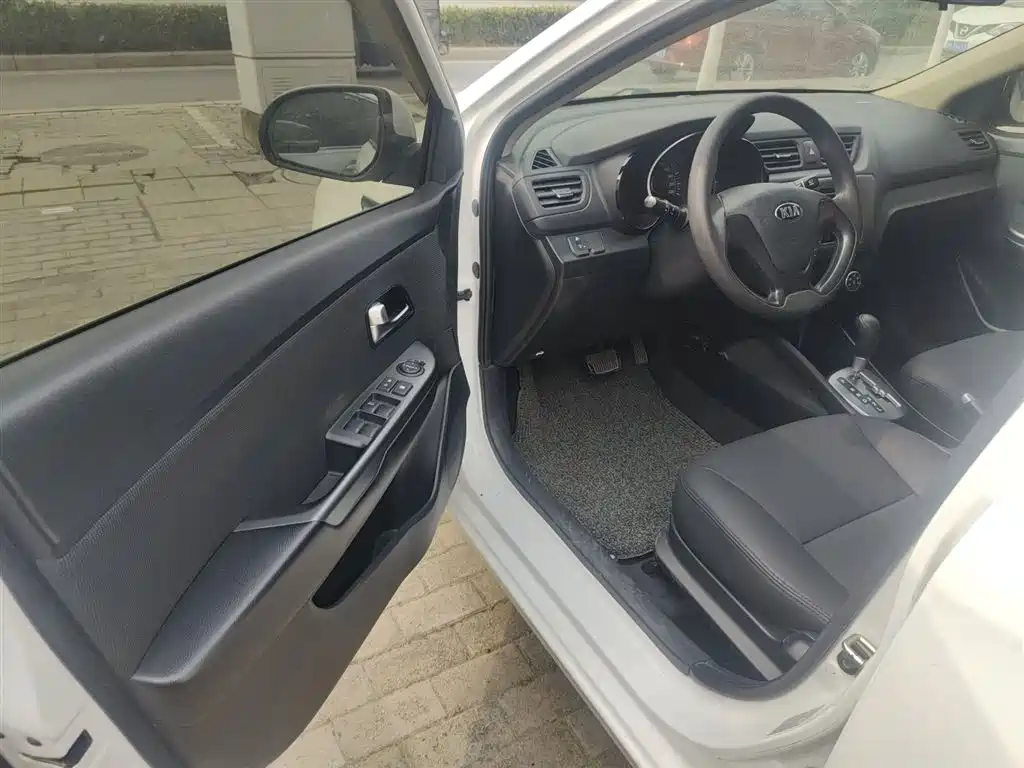 Kia K2 2015 Sedan 1.4L AT GLS фото 16