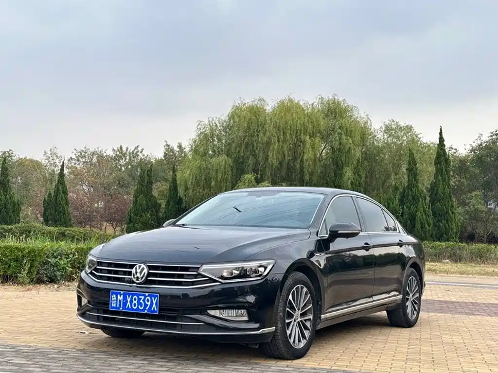 Фото 1 - Volkswagen Magotan