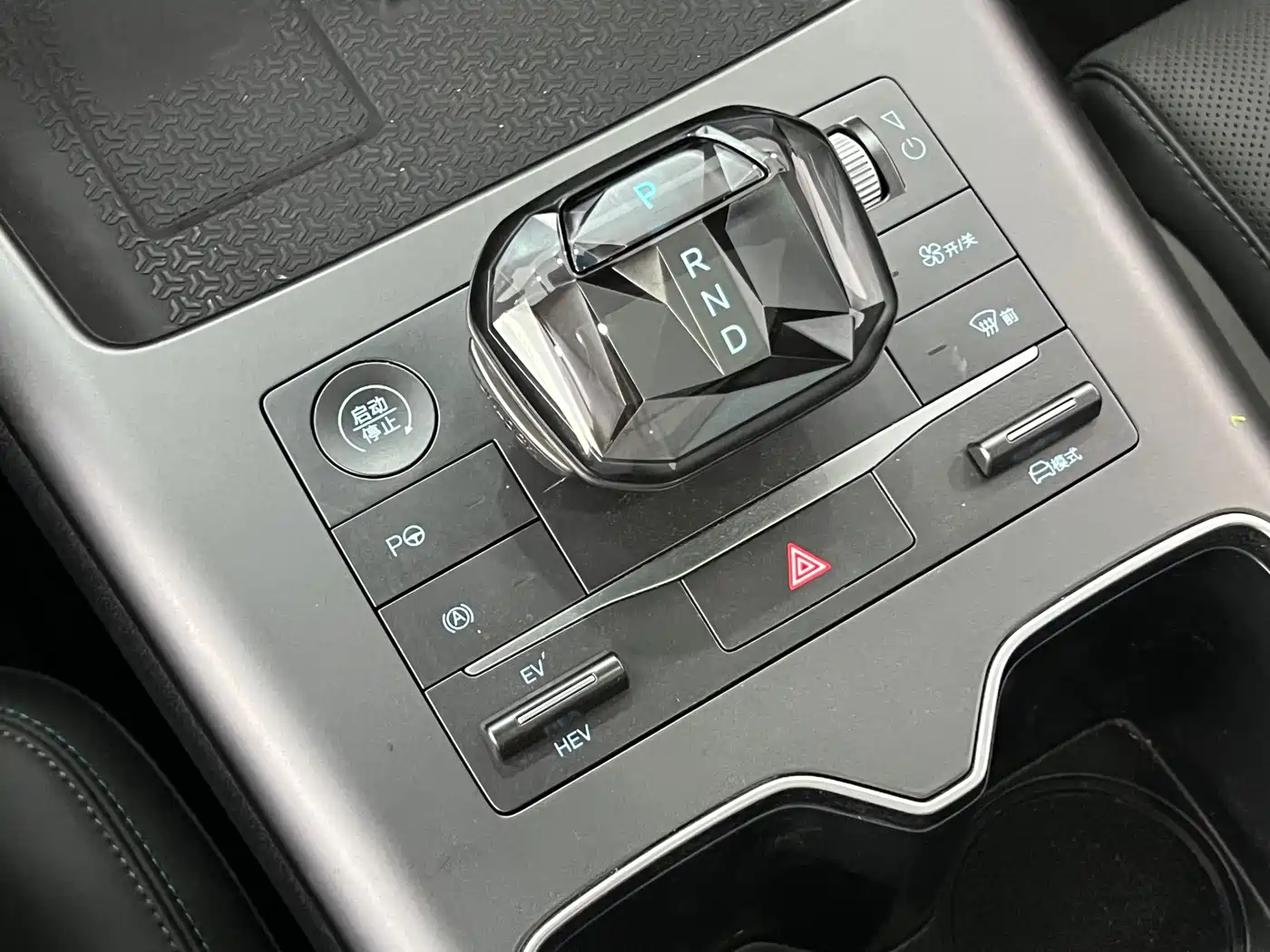 BYD Song Pro New Energy 2025 2nd Generation Smart Driving Edition DM-i 115KM Excellence Type фото 19