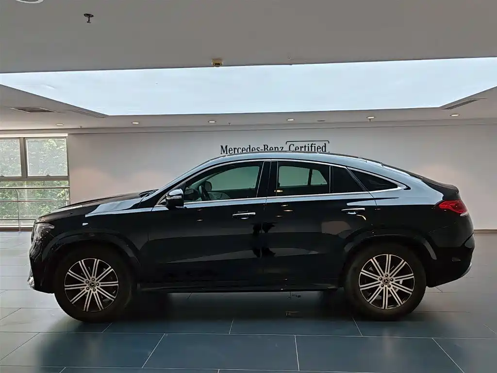 Mercedes-Benz GLE Coupe 2022 GLE 350 4MATIC Coupe SUV Fashion фото 8