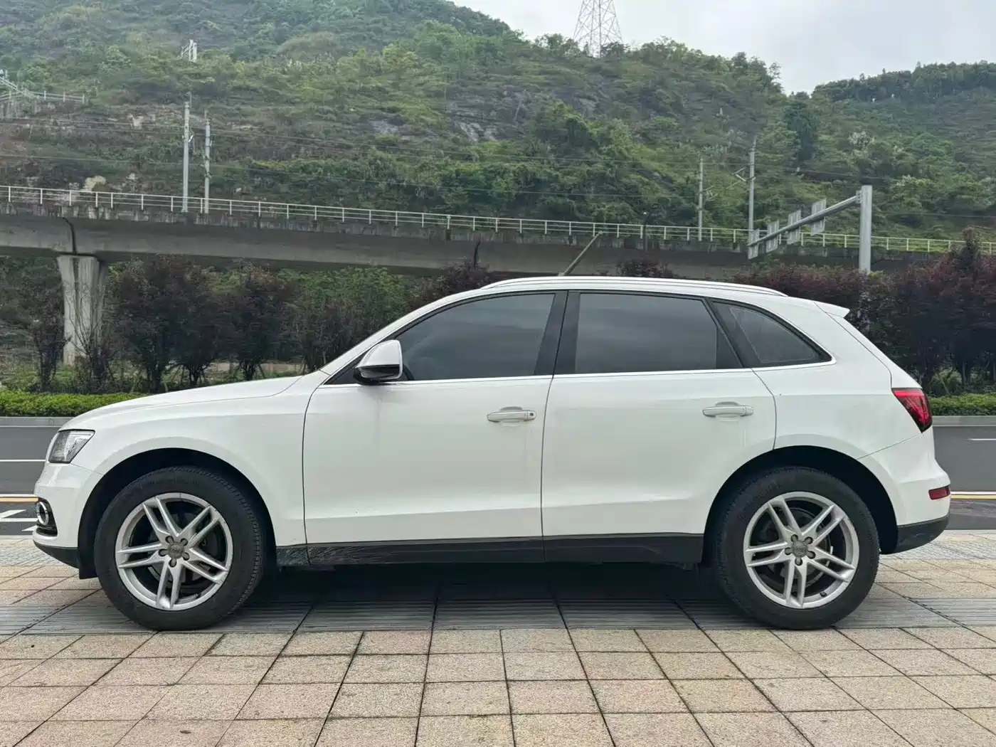 Audi Q5 2017 40 TFSI Technology фото 12