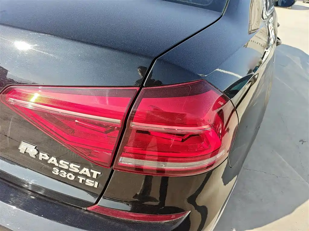 Volkswagen Passat 2017 330TSI DSG Prestige фото 8