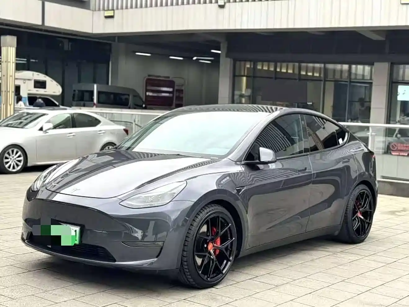TESLA MODEL Y
