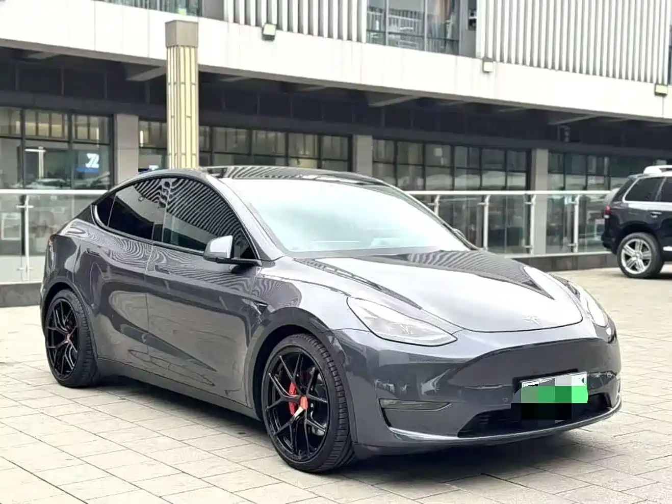 TESLA MODEL Y