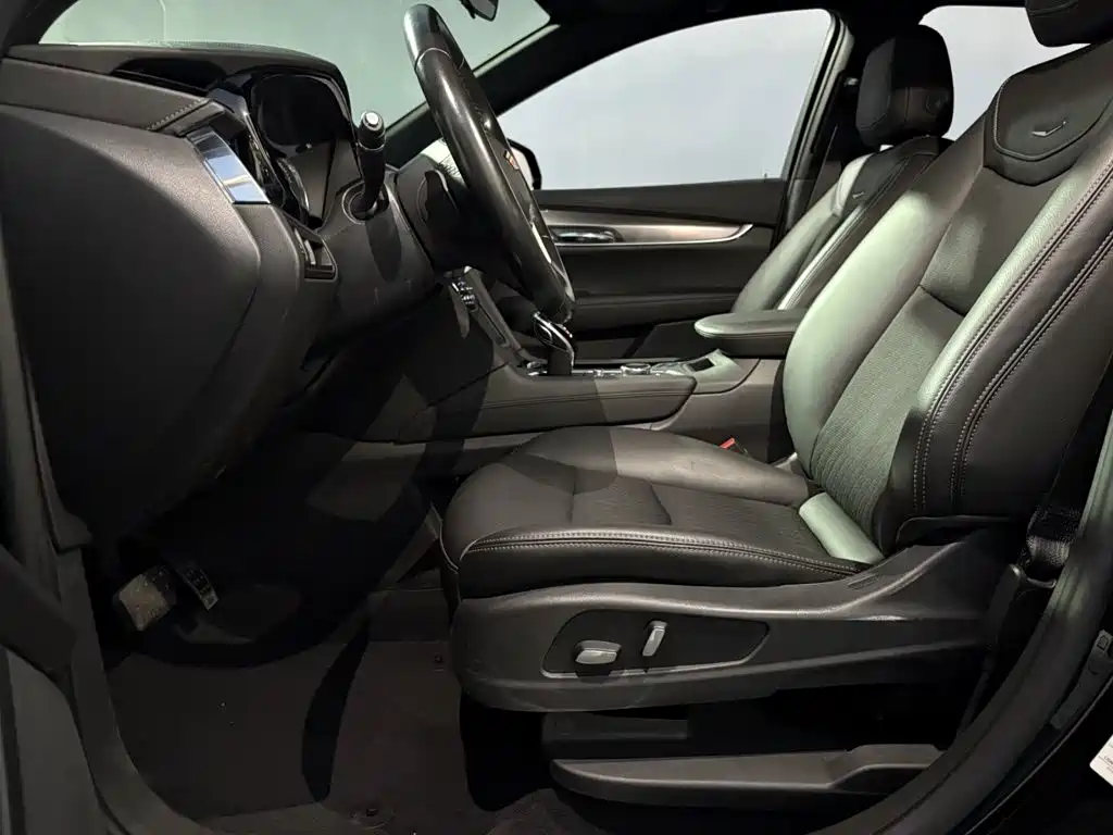 Photo 17 - Cadillac XT5