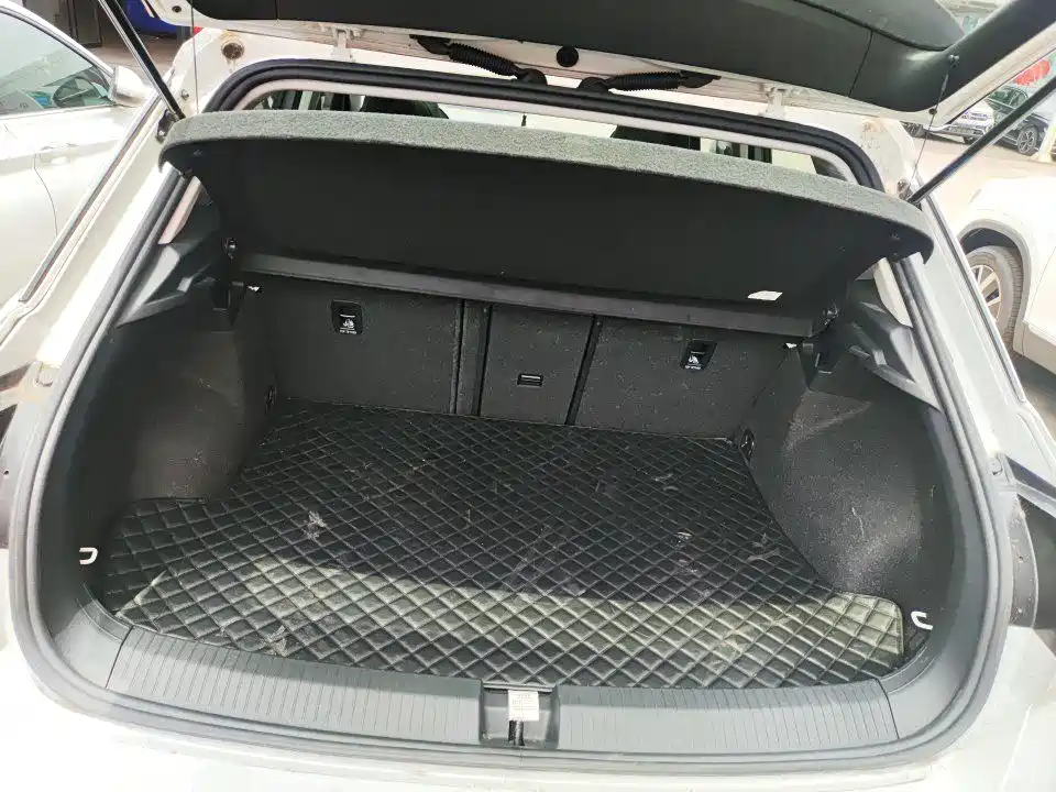 Volkswagen T-ROC 2022 280TSI DSG 2WD Comfort PLUS фото 10