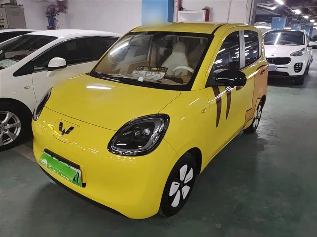 Wuling Motors Hongguang MINIEV 2025 4-Door Premium+ Edition