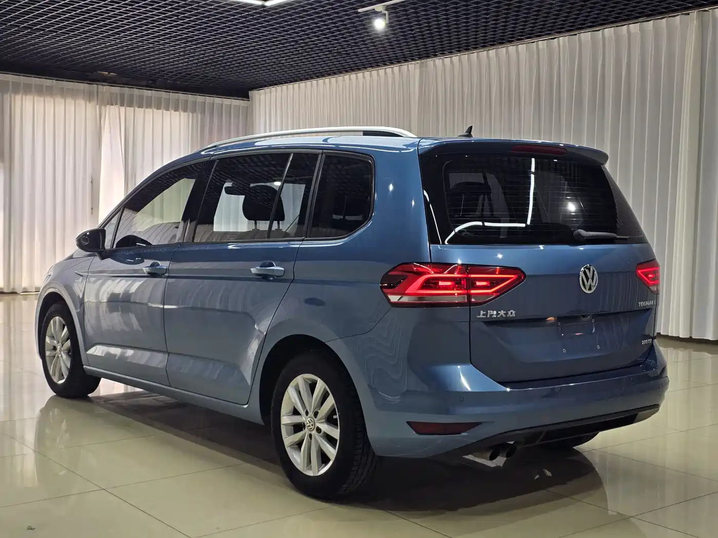 Volkswagen Touran 2018 Touran L 280TSI DSG Comfort 7-seater China V фото 8