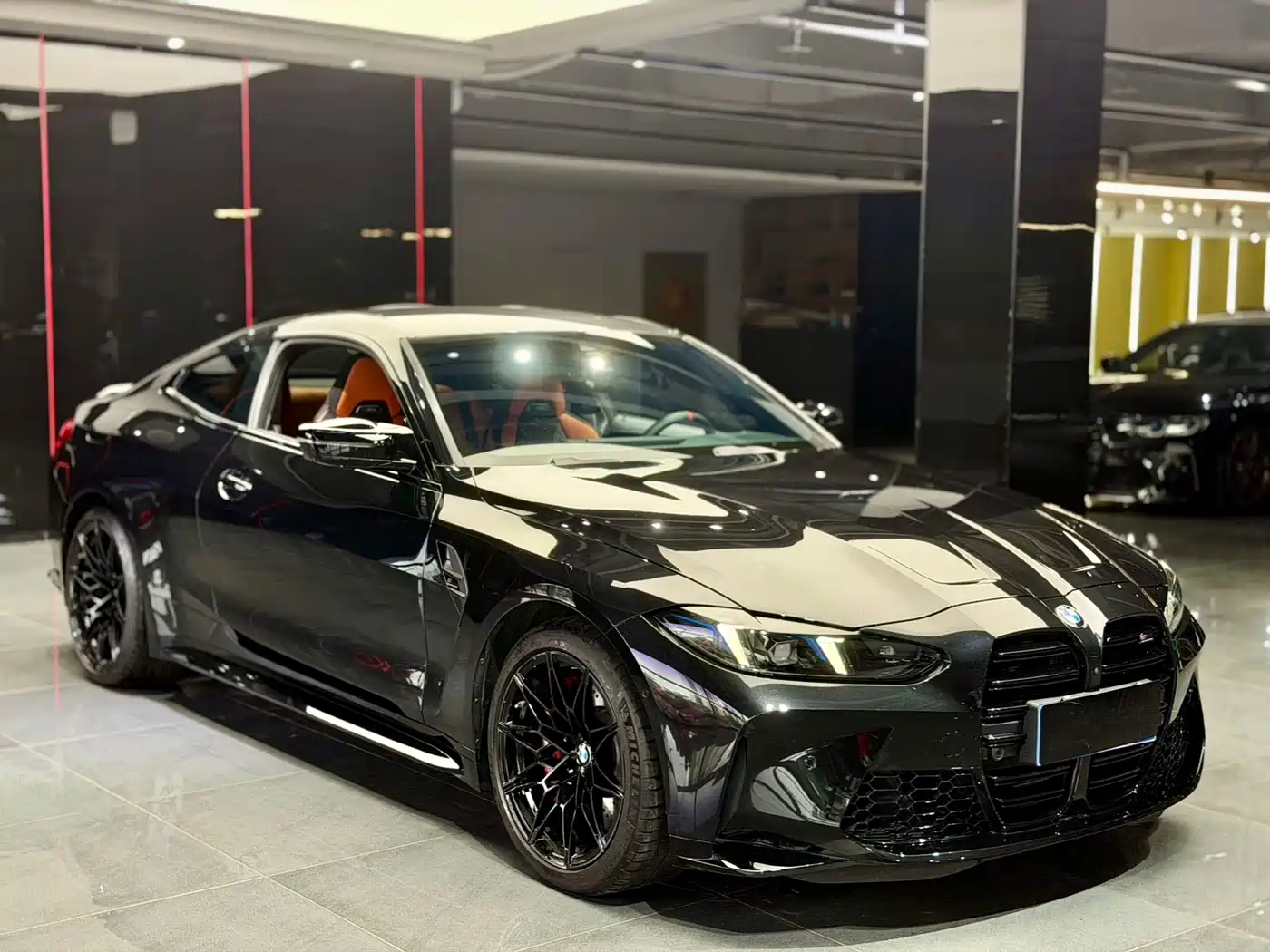 BMW M4 2024 BMW M4 Coupe M xDrive Competition фото 3