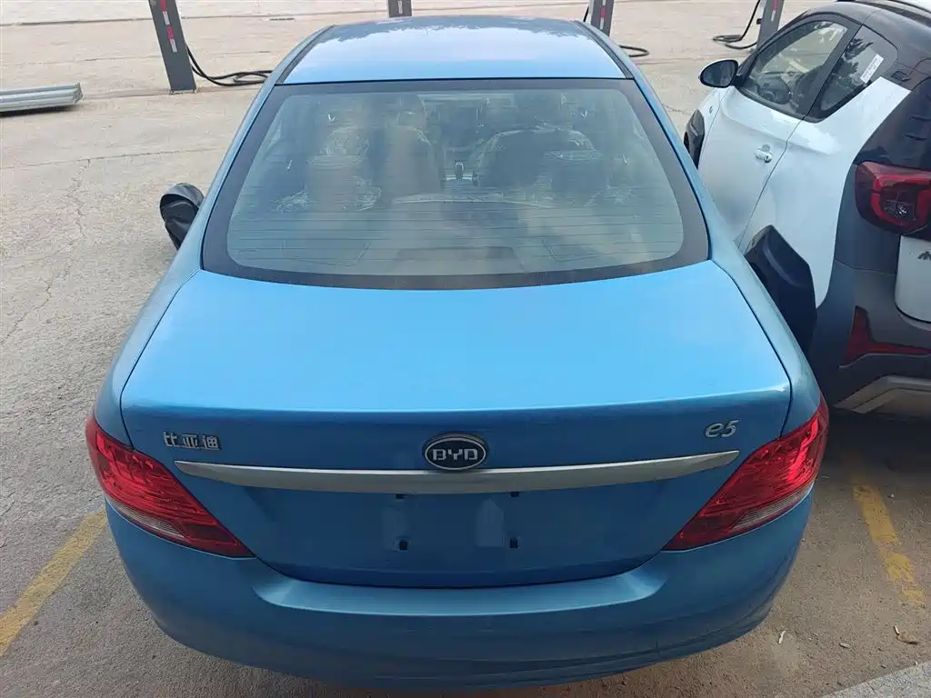 BYD e5 2018 Mobility Edition фото 6