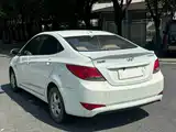 Photo 4 - Hyundai Verna