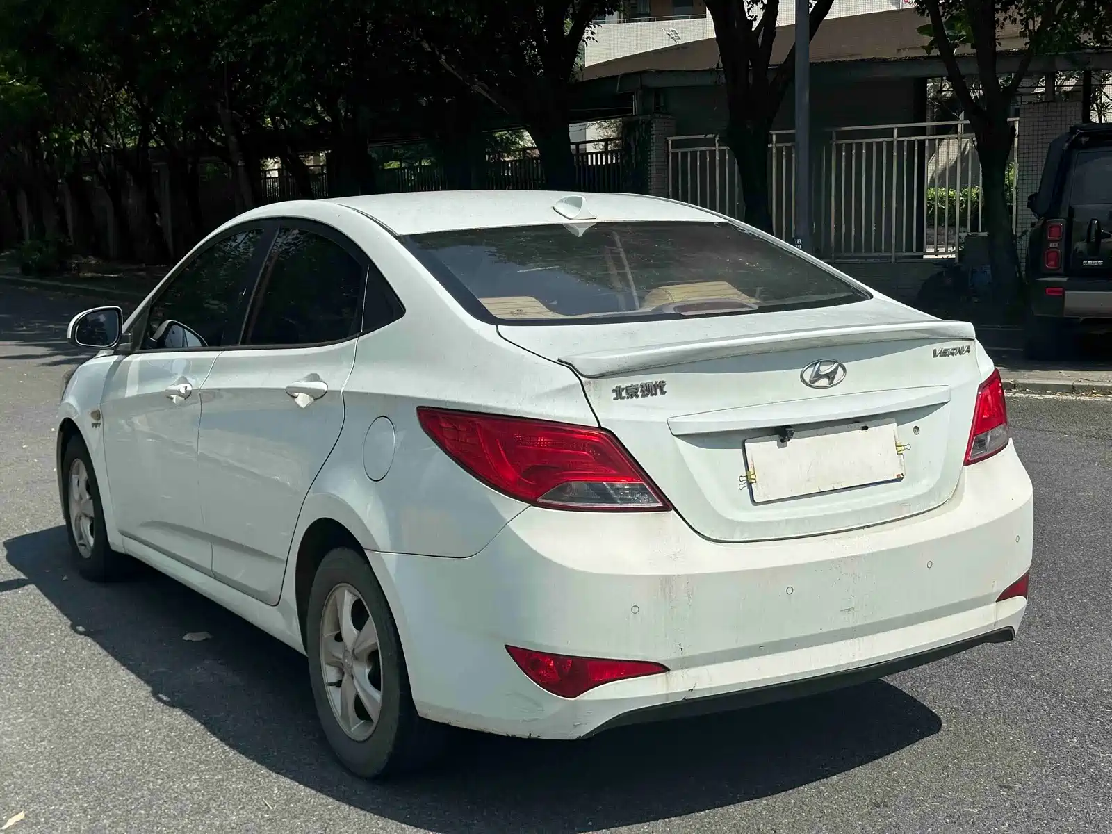 Photo 4 - Hyundai Verna