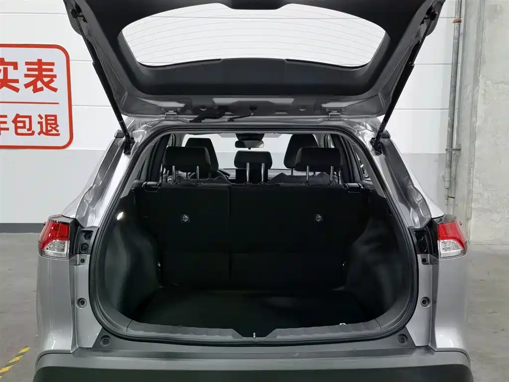 Toyota Corolla Cross 2024 Model 2.0L Pioneer Edition фото 16