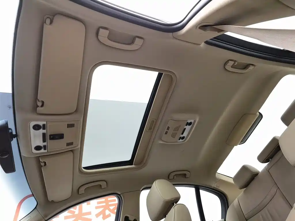 BMW 3 Series (Import) 2010 325i Luxury фото 14