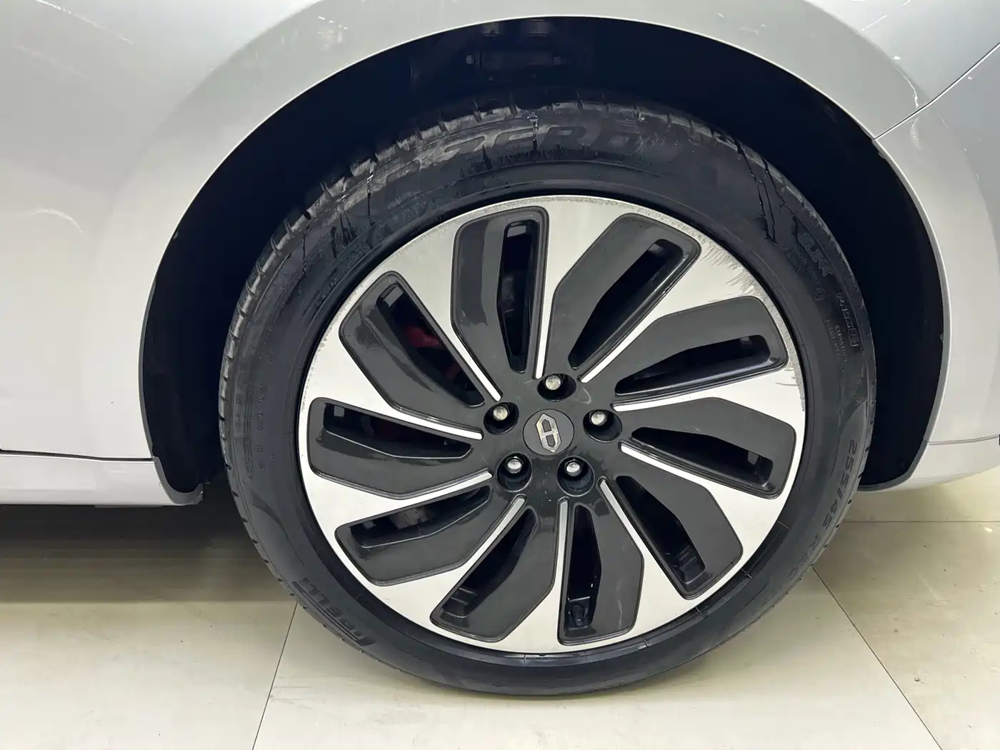 AITO Wenjie AITO M5 2022 Extended Range AWD Performance Edition фото 15