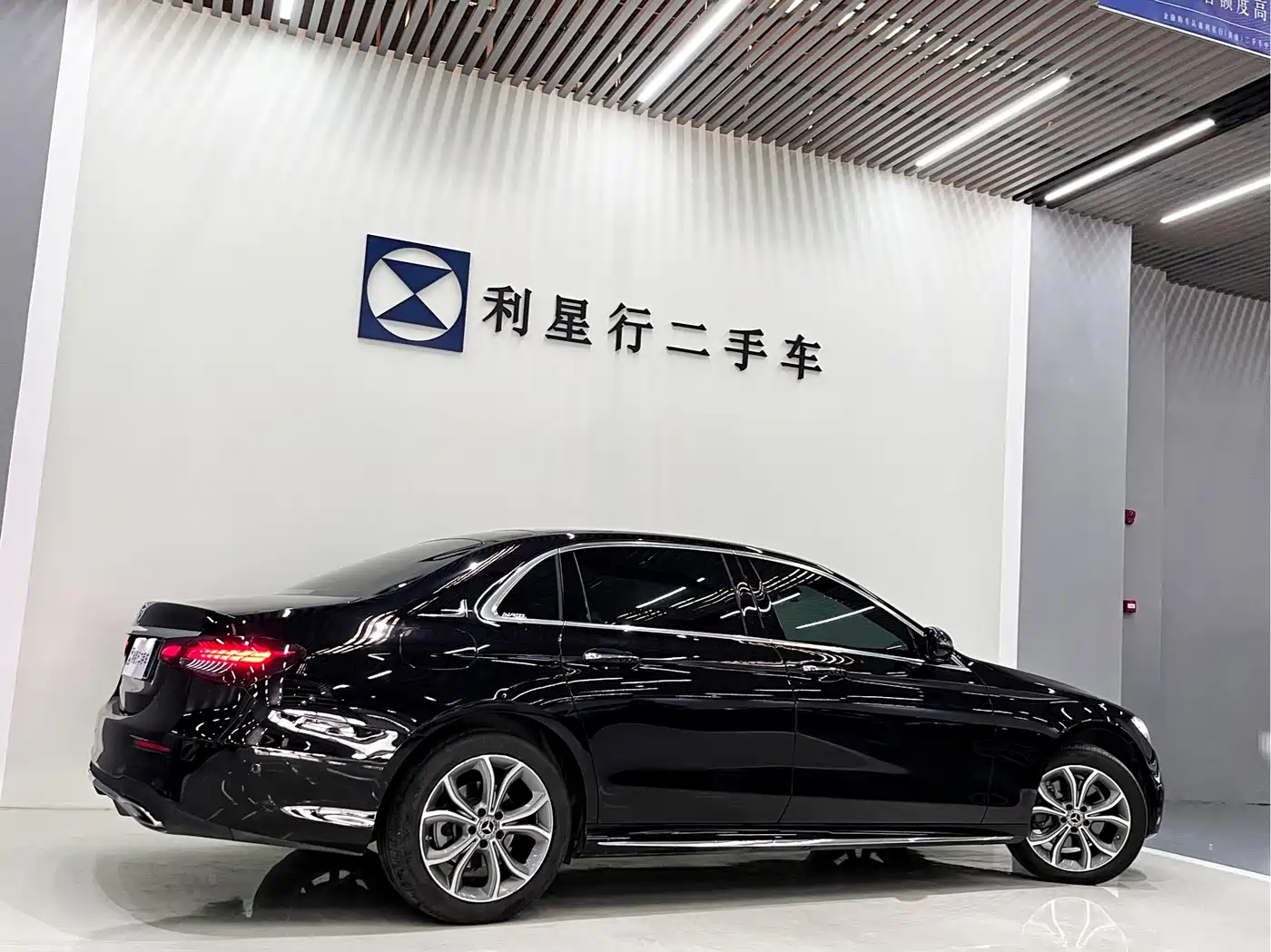 Mercedes-Benz E-Class 2021 E 300 L Sport Luxury Edition фото 10