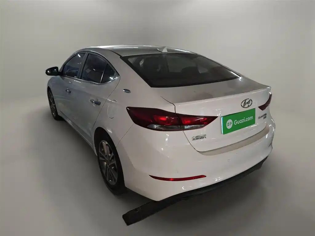 Hyundai Elantra 2016 Model 1.6L Automatic Smart Elite фото 25