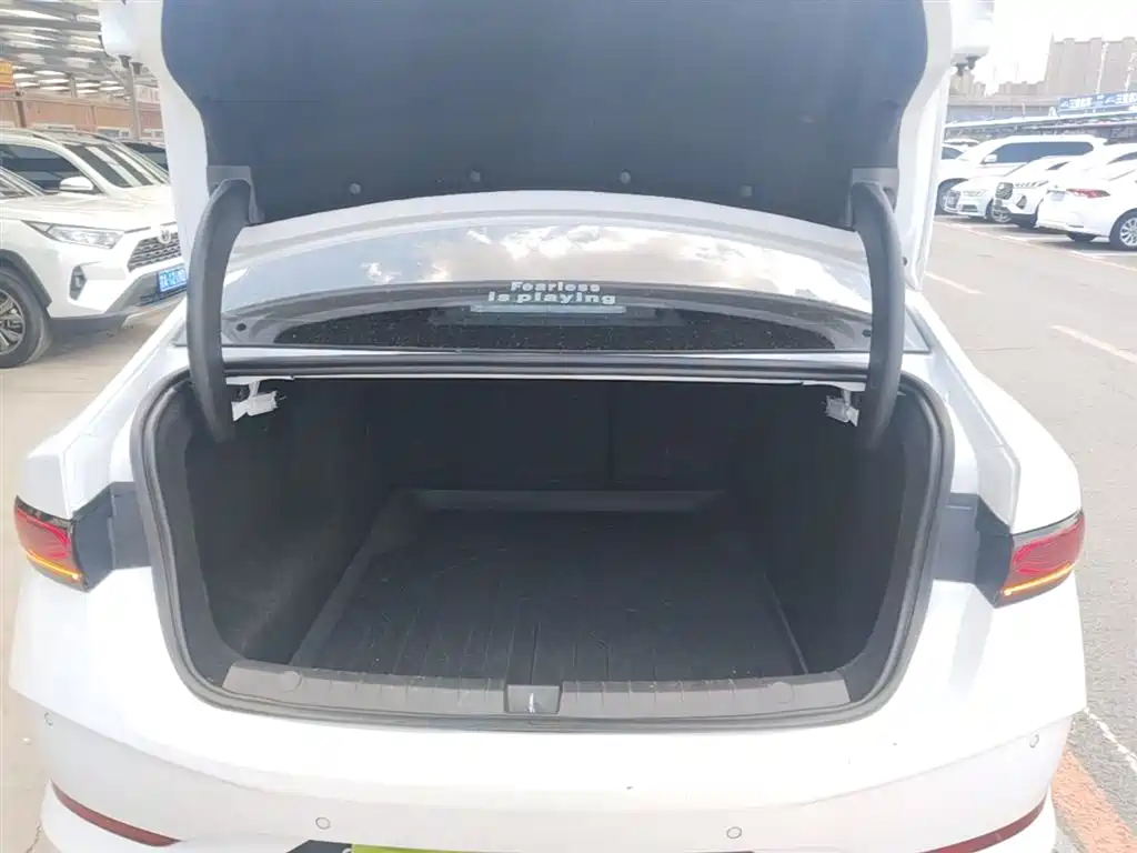 BYD Qin PLUS 2025 DM-i Smart Drive 55KM Leader фото 19