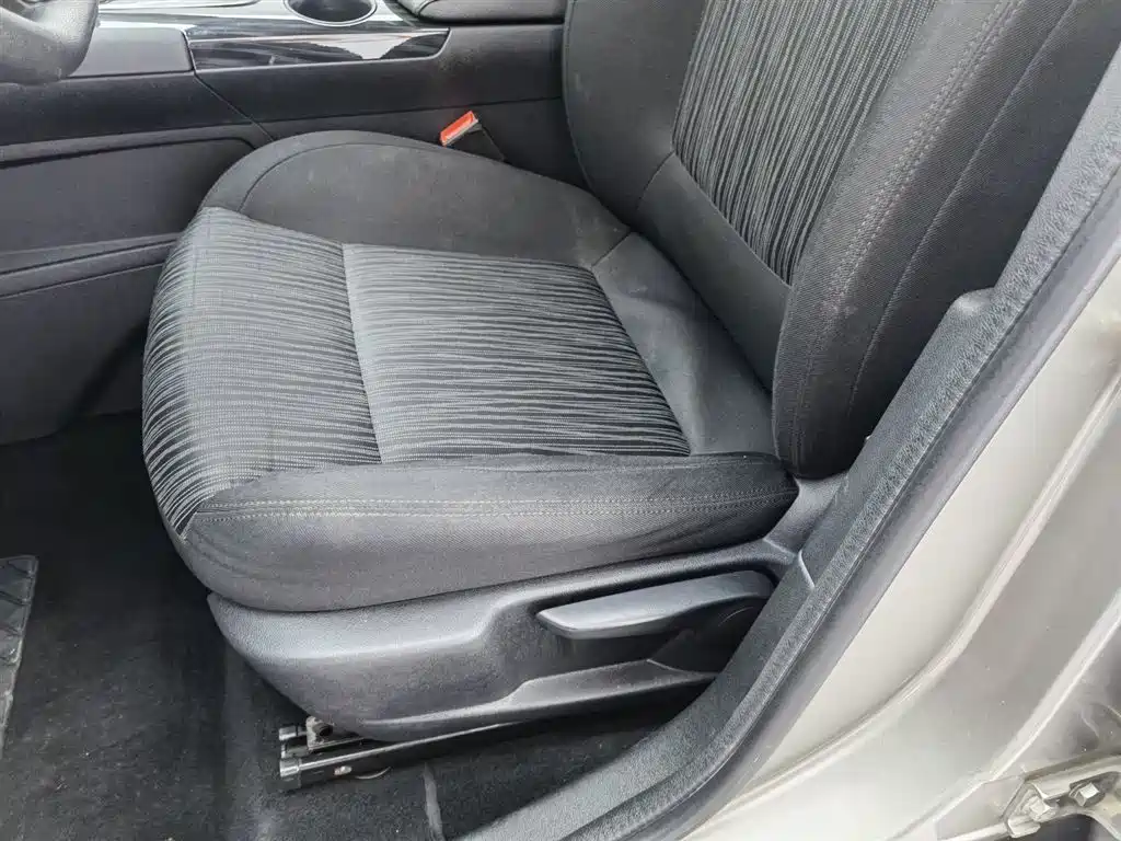 Peugeot 3008 2015 2.0L Automatic Classic Edition фото 20