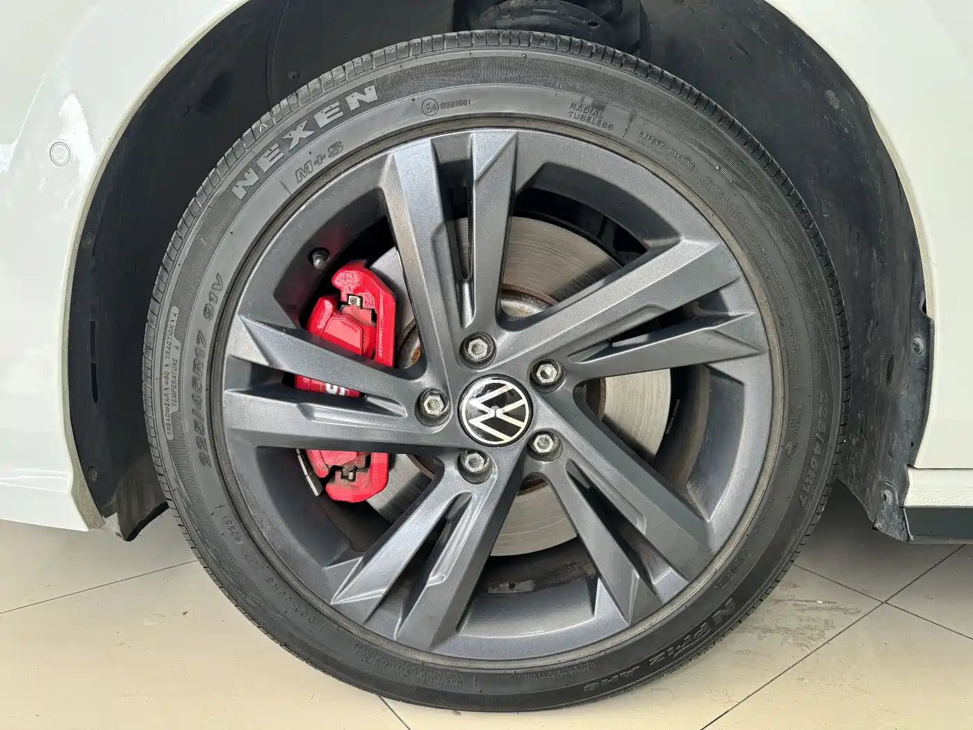 Volkswagen Golf 2023 280TSI DSG R-Line Lite фото 18