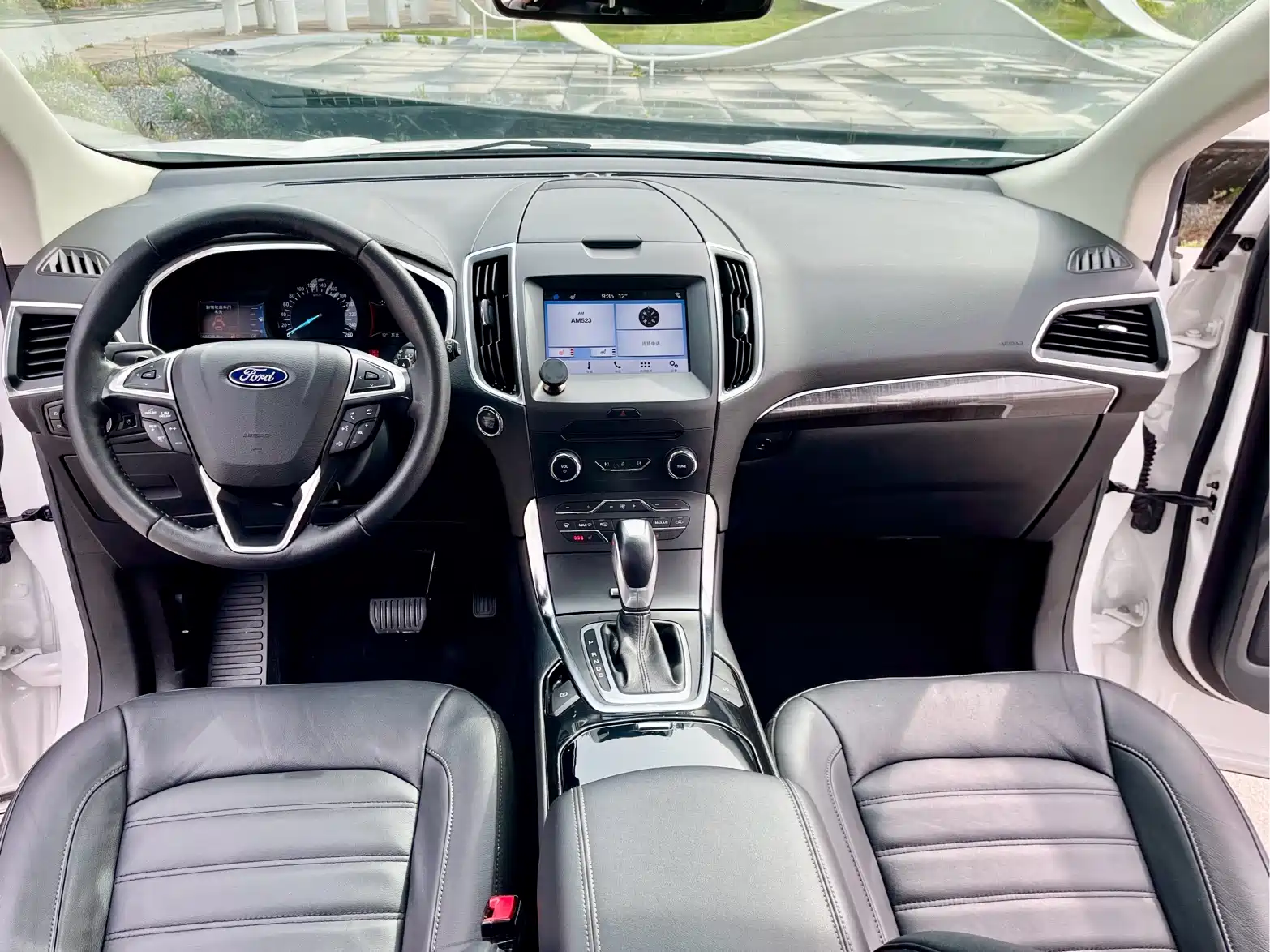 Фото 12 - Ford Edge