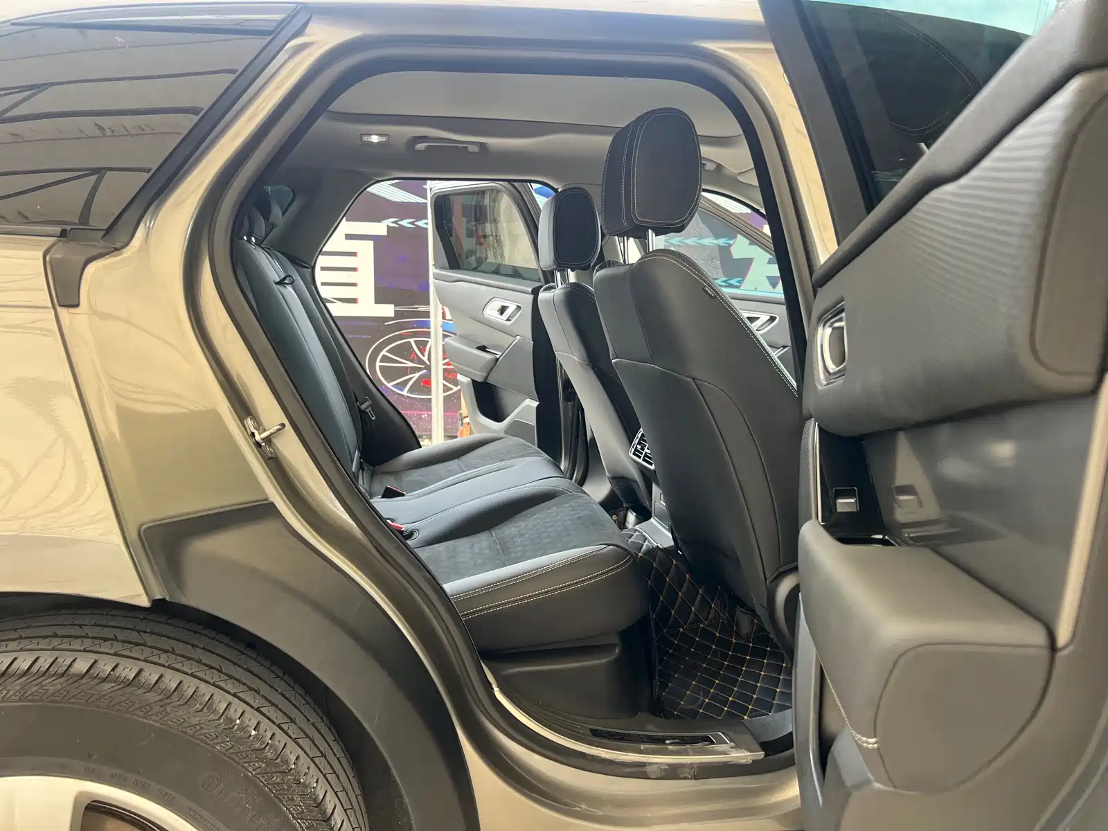 Фото 20 - Land Rover Range Rover Velar