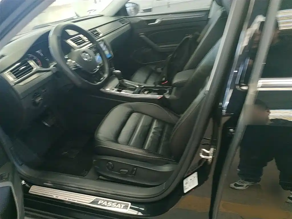 Volkswagen Passat 2017 330TSI DSG Prestige фото 11