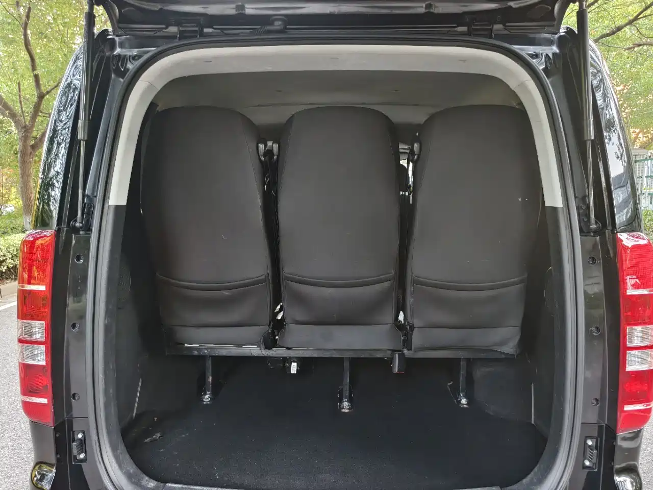 JAC Refine M3 2023 2023 PLUS 1.8L 9-seater Comfort CNG