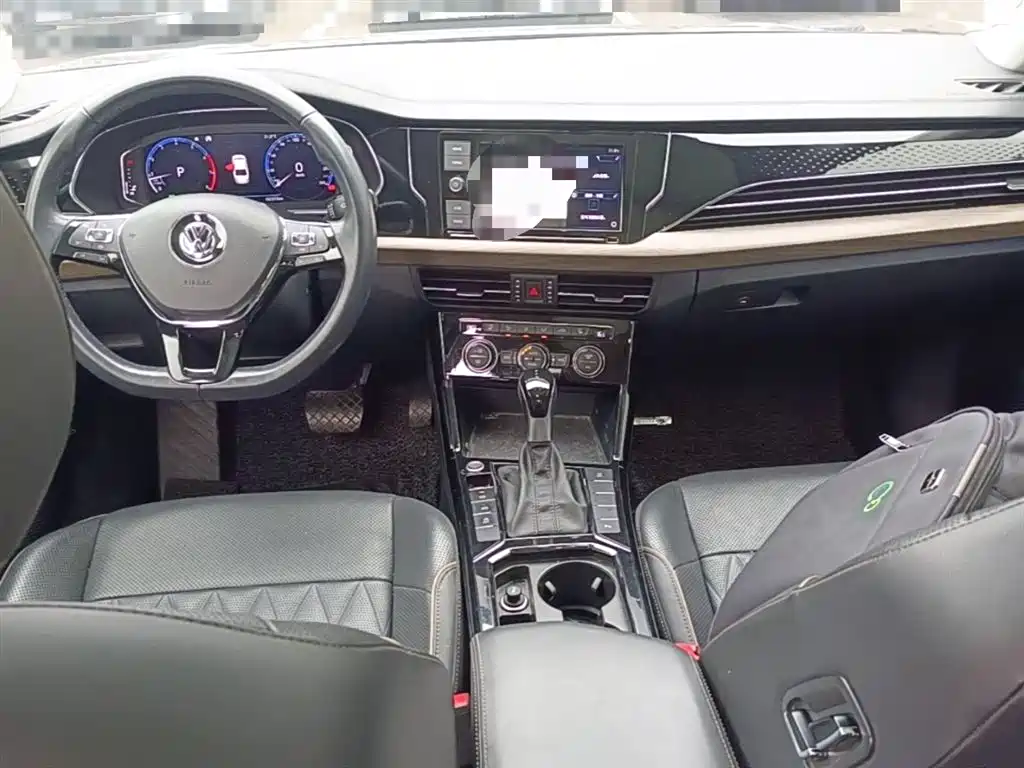 Volkswagen Passat 2019 330TSI Luxury Edition China VI фото 9