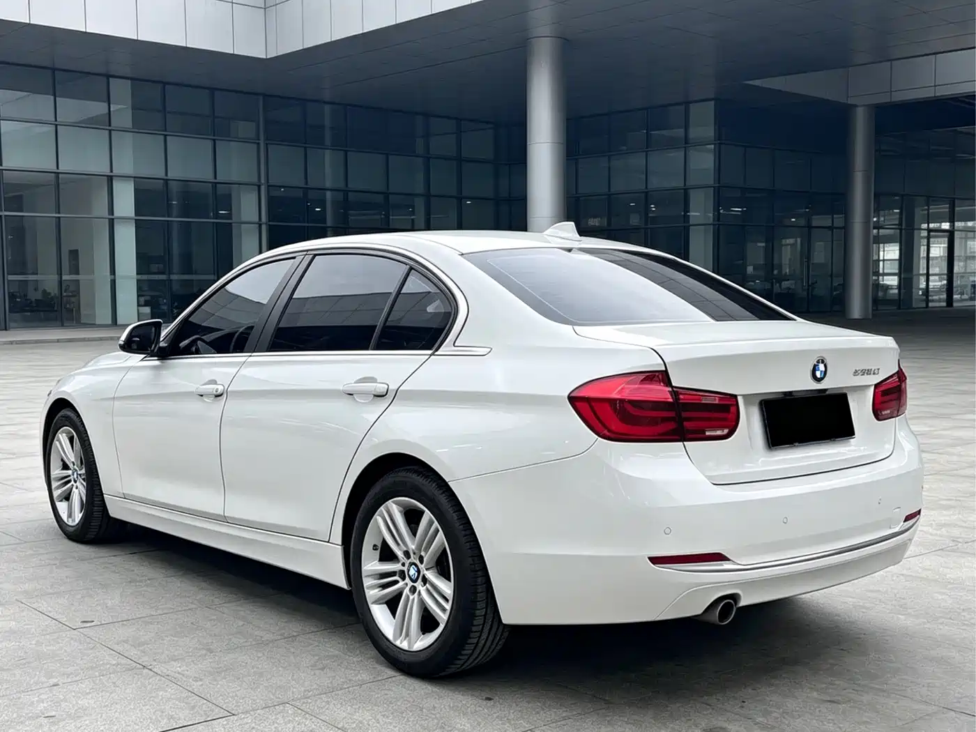 BMW 3 Series 2017 320Li Fashion фото 9