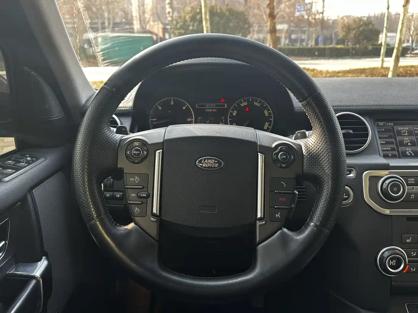 Land Rover Discovery 2015 3.0 SDV6 HSE Diesel фото 10