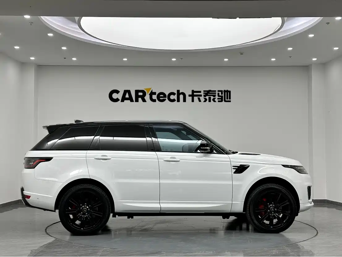 Land Rover Range Rover Sport 2021 3.0 L6 Gloss Black Edition фото 4