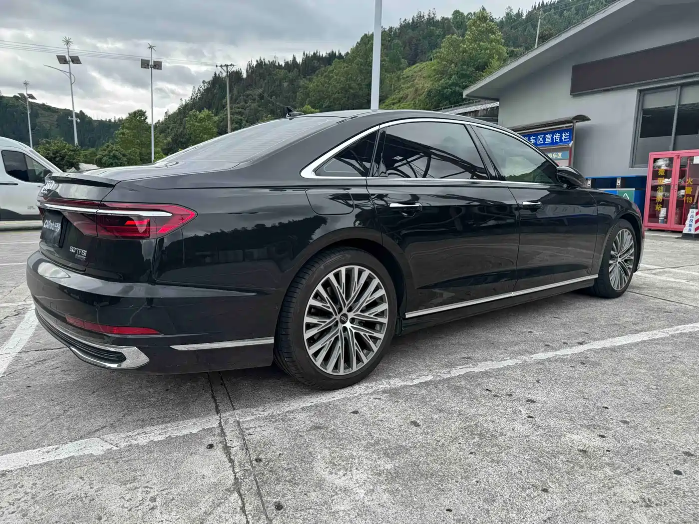 AUDI A8