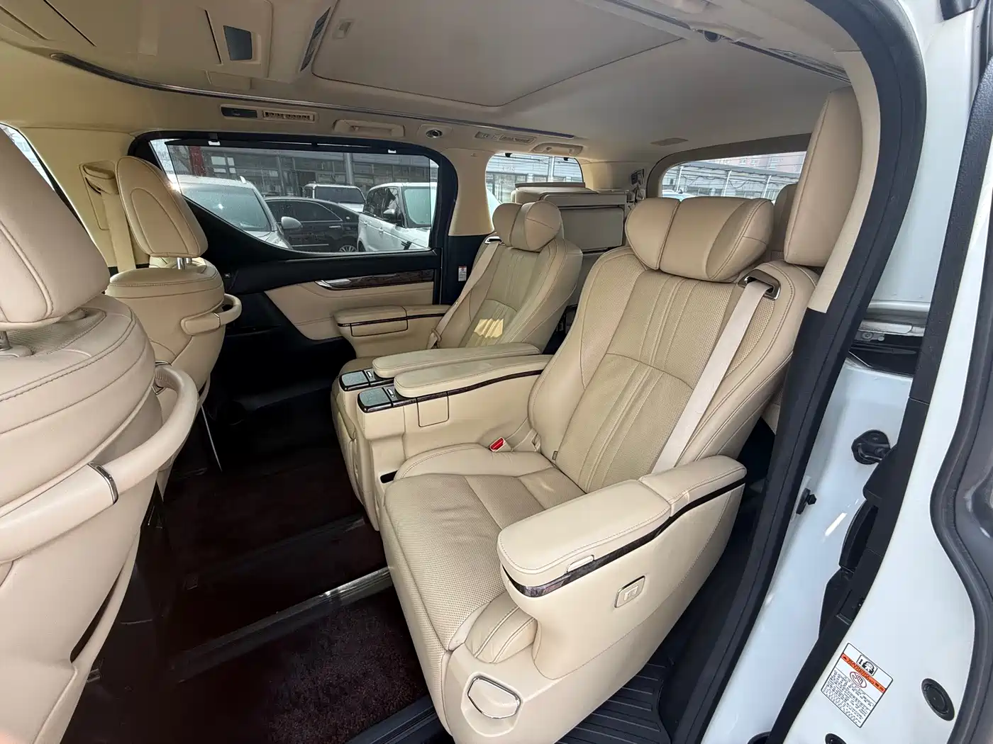Toyota Alphard 2018 Facelift 3.5L Premium Edition фото 8
