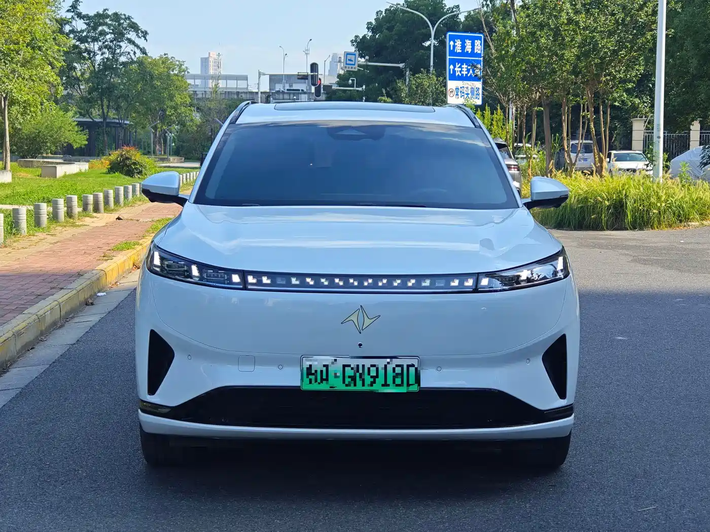 Фото 2 - Dongfeng Yipai eπ008