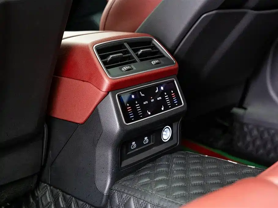 Audi A7L 2024 45 TFSI quattro S-line Black Warrior Edition фото 17