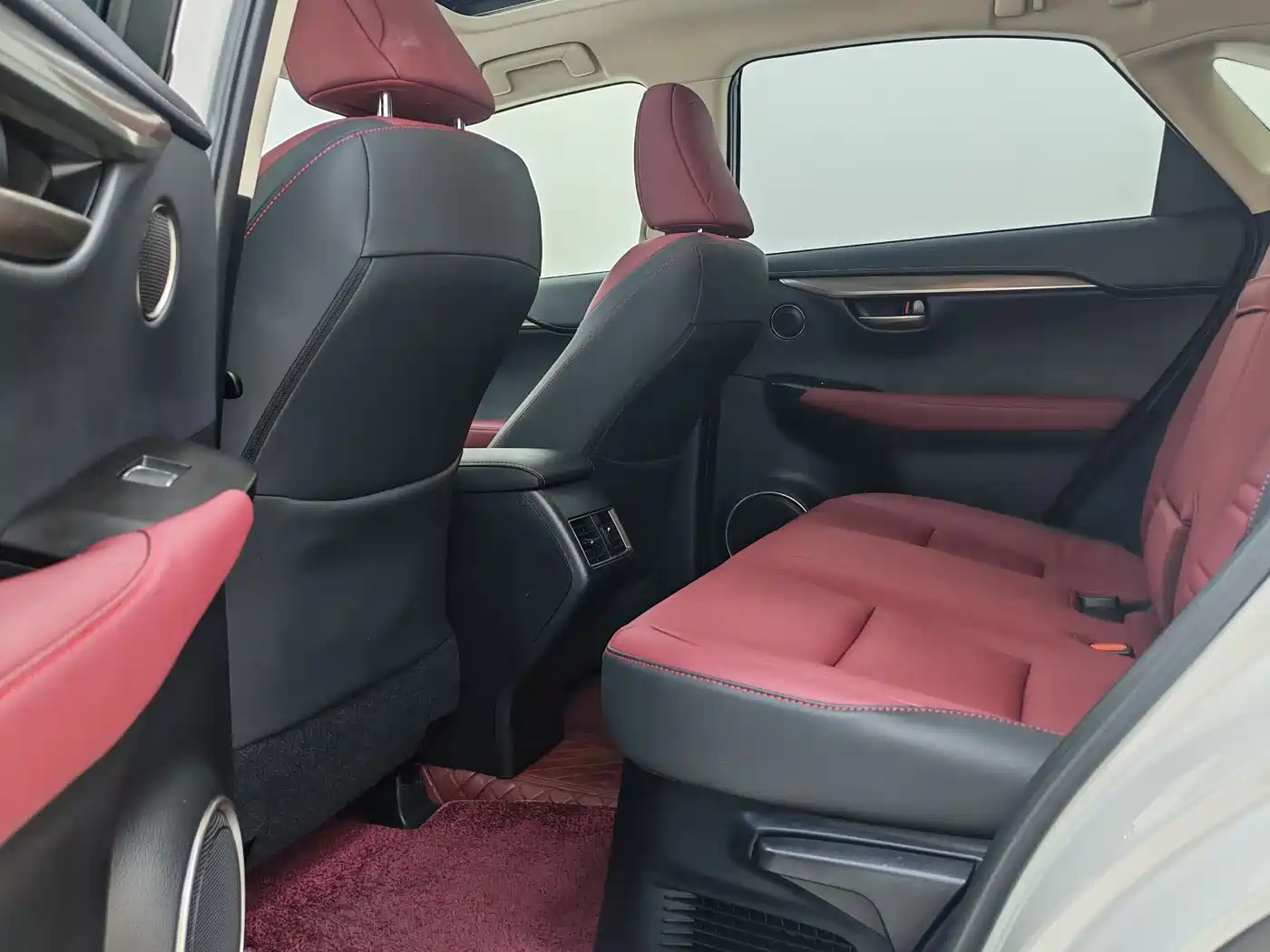 Lexus NX 2020 300h FWD F Sport China VI фото 7