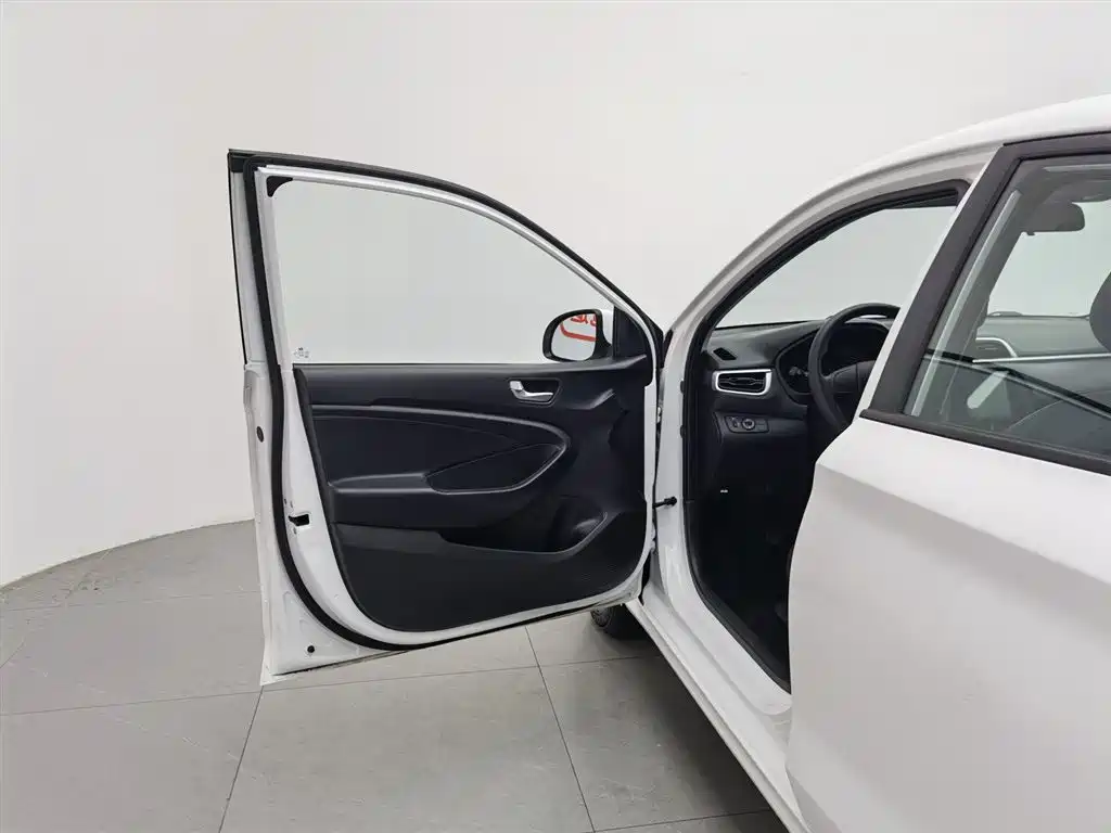 Hyundai Verna 2017 1.4L Manual Renewal Edition China VI фото 8