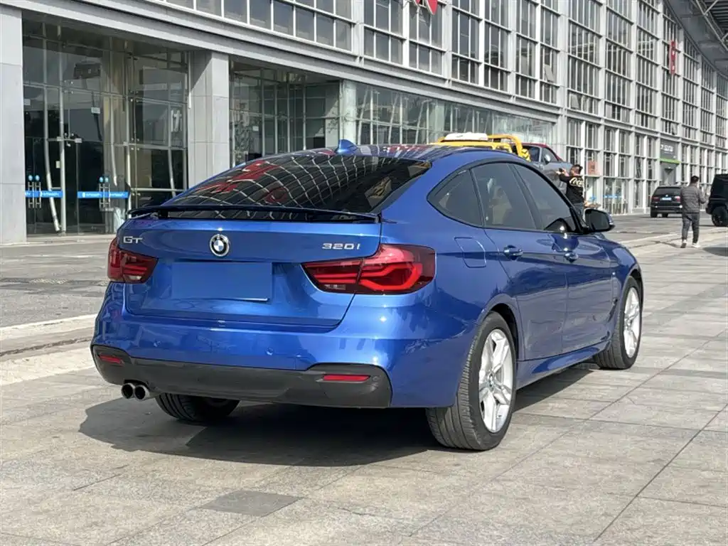 BMW 3 Series GT 2020 320i M Sport Package фото 20