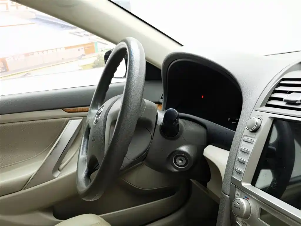Toyota Camry 2011 200E Elite Sunroof Edition фото 22