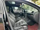 Photo 9 - Volkswagen Golf GTI