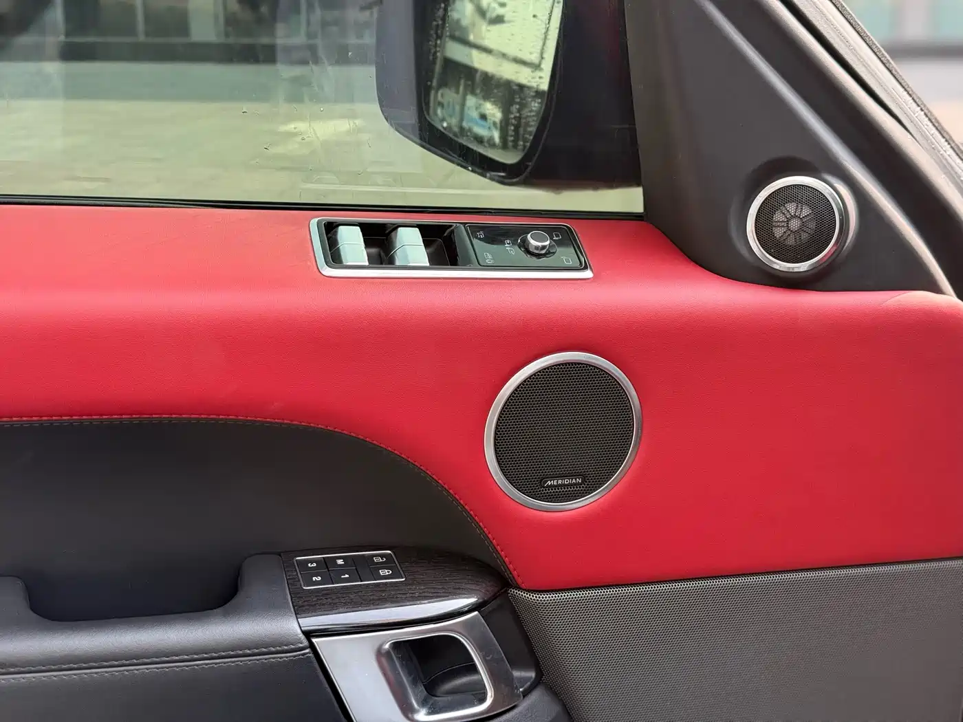 Land Rover Range Rover Sport 2022 3.0 L6 Gloss Black Edition фото 5
